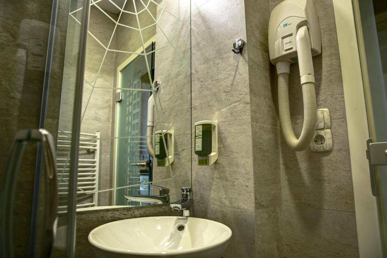 פרישטינה Hotel Gorenje מראה חיצוני תמונה